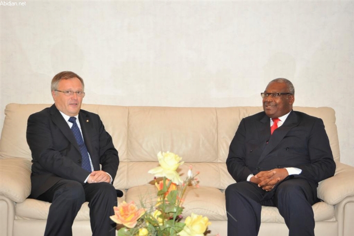 Après l`audience que lui a accordée le président de la cour suprême / Christian Bernard, Imperator de la Rose-Croix Amorc : 